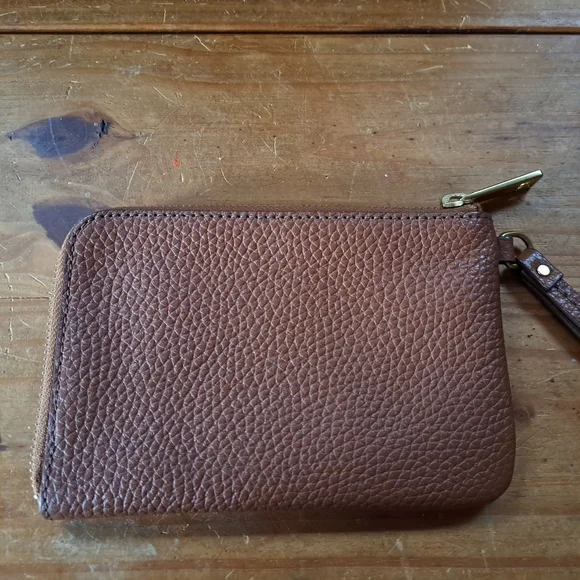 Fossil Wristlet Wallet, Wrist Strap, Purse, Key a Card Holder, Pebbled Leather - Picture 2 of 7